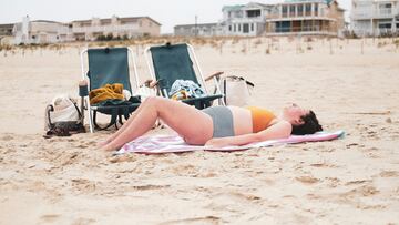 Las multas por dormir en la playa 