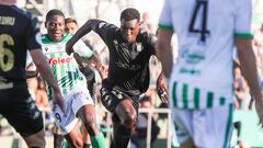 Chrisantus Uche, en un partido contra el Sanluqueño.