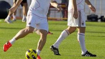 <b>CASI BIEN. </b>Cassano durante uno de sus primeros entrenamientos con su nuevo equipo, el Milán.