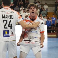 El Barça y el Ademar se ponen al día en el Palau