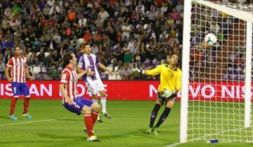 0-1. Primer gol de Raúl García.