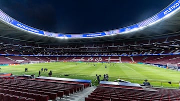 Panorámica del Metropolitano esta temporada, con el césped actual ya plantado.
