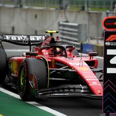 Sainz aguanta el arreón pero el Aston Martin no destaca