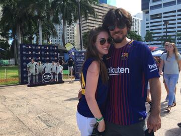 Los aficionados del FC Barcelona y Real Madrid estuvieron presentes en Casa Clásico para que Miami se tiñera de blaugrana y blanco.