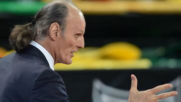Dusko Ivanovic, entrenador del TD Systems Baskonia, ante el Retabet Bilbao Basket en la Liga Endesa.
