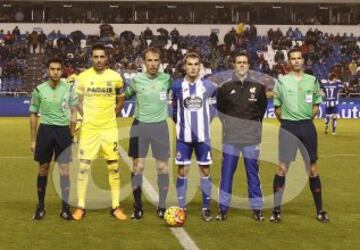 El árbitro Fernández Borbalán acompañado por sus asistentes Cabañero Martínez y Canelo Prieto, el cuarto árbitro Domínguez Cervantes y los capitanes Bruno y Alex Bergantiños. 