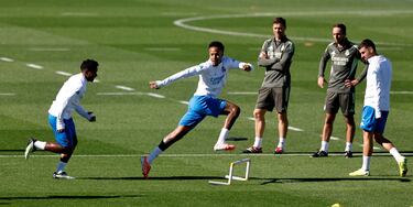 Endrick y Militao durante el entrenamiento. 
 