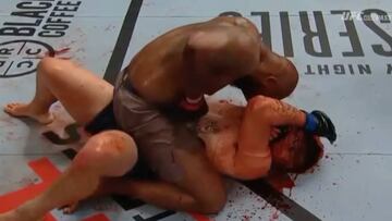 Da miedo: el KO que dejó todo el ring salpicado con sangre