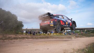 Lappi con el Hyundai durante el Rally de Italia en Cerdeña.