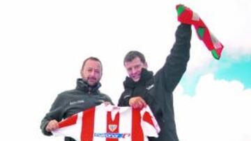 <b>CUMBRE. </b>Josu Feijoo y Jon Goikoetxea, en la Pirámide de Carstensz.