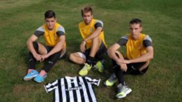 Sergio Buenacasa (1996), Pol García (1995) y Héctor Otín (1996), promesas de la Juve.