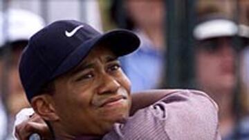 <b>TIGER, A SIETE GOLPES.</B> El defensor del título y número uno mundial, el estadounidense Tiger Woods, ha hecho 71 golpes el primer día, lo que le mantiene alejado de la cabeza de la clasificación.