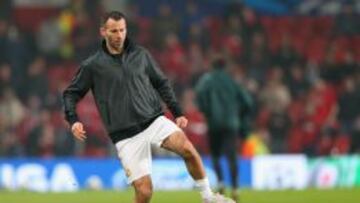 Ryan Giggs durante el calentamiento del partido entre el United y el Real Madrid. 