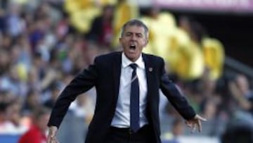 Lucas Alcaraz en el partido ante el Barça.