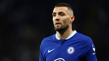 LONDON, ENGLAND - OCTOBER 22: Mateo Kovacic of Chelsea FC looks onduring the Premier League match between Chelsea FC and Manchester United at Stamford Bridge on October 22, 2022 in London, England. (Photo by Chloe Knott - Danehouse/Getty Images)