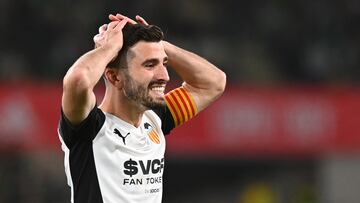 Valencia's Spanish defender Jose Gaya Pena reacts during the Spanish Copa del Rey (King's Cup) final football match between Real Betis and Valencia CF at La Cartuja Stadium in Seville, on April 23, 2022. (Photo by JORGE GUERRERO / AFP)