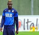 Balotelli deja la concentración de Italia por una sobrecarga