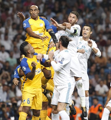Sergio Ramos y Cristiano Ronaldo con Ebecilio y Carlao.