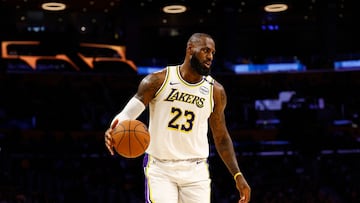 The Lakers' controversial NBA Cup banner