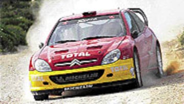 <b>PRIMEROS KILÓMETROS.</B> Dani Solá, ayer con su nuevo WRC.