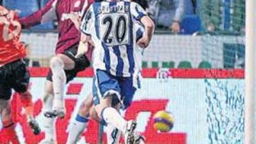 <b>DECISIVO. </b>Nené culminó con gran sangre fría un excelente contraataque del Celta que decidió el clásico.