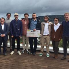 Una tabla de surf plegable gana el premio a la innovación en San Sebastián