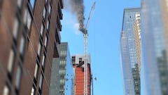 El momento en el que una grúa se desploma en un rascacielos de Nueva York