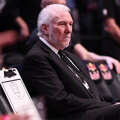 Popovich no aclara su futuro y los Spurs confían en que seguirá