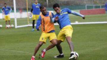 Nauzet Alem&aacute;n y Sergio Araujo, durante un entrenamiento con la U.D. Las Palmas.