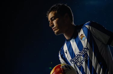 Sucic, el noveno centrocampista, en la mira de clubes para salir en invierno