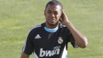 <b>OFERTA FIRME.</b> El Chelsea confirmó en su página web haber realizado una oferta formal por el brasileño Robinho.