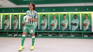 El mexicano Diego Lainez se estrenó en una convocatoria con el Betis, podría debutar este jueves en el duelo de la Copa del Rey ante la Real Sociedad.