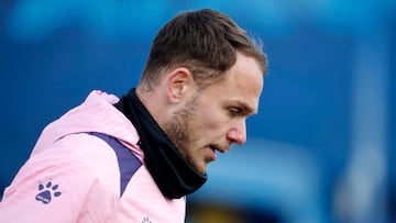 Cardona vuelve al Espanyol, con un doble peaje para salir