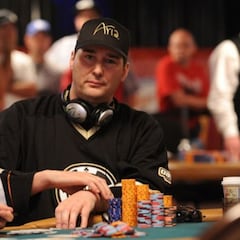 How much does it cost to enter the World Series of Poker? Can anyone sign up?