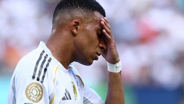 Mbappé se lamenta por una ocasión perdida