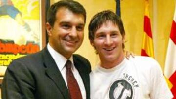 <b>UNA MÁS. </b>Joan Laporta y Leo Messi, al finalizar la firma del actual contrato del delantero.