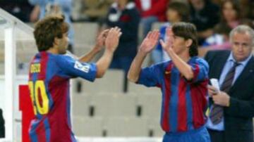 Messi debutó en el 2005 y entró de cambio por Deco.