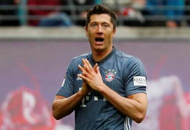 Bayern Munich: Dortmund take Bundesliga race to final day