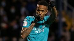 Eder Militao, defensa del Real Madrid, celebra su gol al Alcoyano en los dieciseisavos de final de la Copa del Rey 2022.