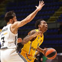 Mercado cerrado: Tibor Pleiss, al PAO y Saben Lee, al Olympiacos