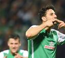 El Werder Bremen golea y escapa del descenso