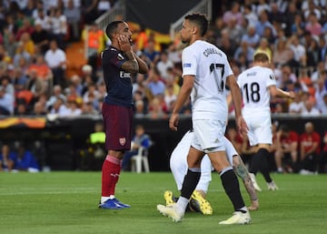 Con el triunfo 2-4 en Mestalla, Arsenal sentenció la serie 7-3 sobre Valencia para clasificar a la final de la Europa League, en la que enfrentará al Chelsea. Finales europeas con cuatro clubes ingleses.