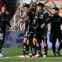 Valdivia pone a competir a la U y Colo Colo 2024 y lanza esto: “No me acuerdo un equipo que haya sido...”