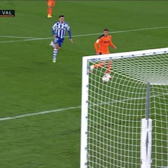 Es el 'Mariano' del Valencia: casi nunca juega y suele marcar cuando sale