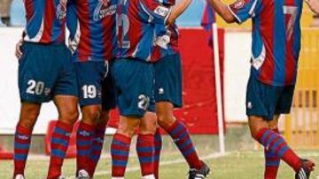 <b>BUENA RACHA. </b>El Hércules espera truncar esta tarde el gran inicio del Levante. El grupo de Luis García busca la tercera victoria del curso tras vencer al Zaragoza y al Murcia. Por su parte, Mandiá quiere la segunda.