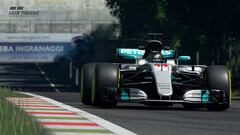 Vista frontal del Mercedes-AMG F1 W08 EQ Power+ de Lewis Hamilton.