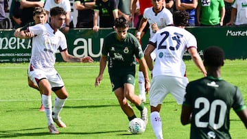 Santi Franco, delantero fichado del Barquereño, fue de los más destacados del partido.