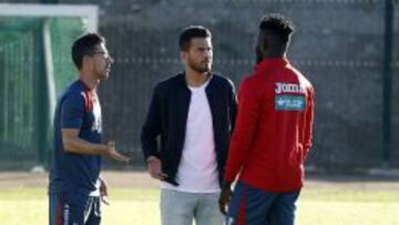 Antonio Fernández, Javier Jiménez y Success conversan durante la jornada de hoy.