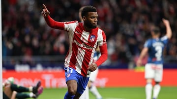 Thomas Lemar celebra un gol con el Atlético.