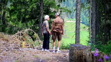 Los 8 rasgos psicológicos que comparten las personas que viven 100 años de edad, según un estudio